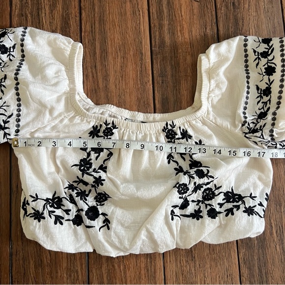 American Eagle Embroidered Crop Top Off Shoulder Festival Boho Small White - Picture 10 of 10